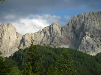ganz links - Koschutnikturm, rot - durch die Kainradlschlucht auf den Kainradlturm, rechts - Breitwand