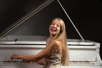 Foto mit der Pianistin Maria Höper