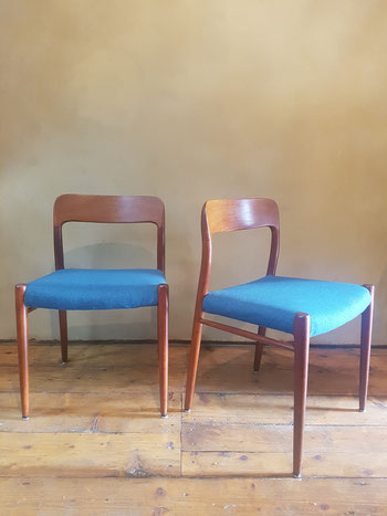 Paar Teakholz Stühle