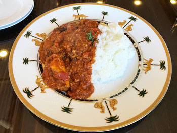 大きな椎茸が何切れも入ったトマトカレー