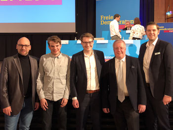 (v.l.n.r.) David Luge, Julian Bracht, Spitzenkandidat Moritz Körner, OWL-Kandidat Dr. Ulrich Klotz, Kreisvorsitzender Patrick Büker