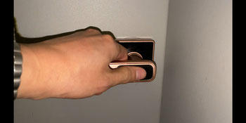 Fingerprint door lock