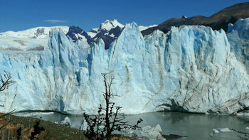 Die gewaltigen Eismassen des Perito Moreno Gletschers