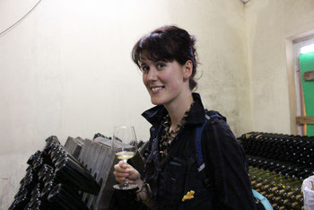 Mia testing Sodade wine