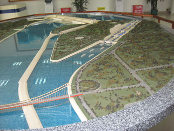 La Diga delle Tre Gole ( plastico ) - Three Gorges Dam ( model )