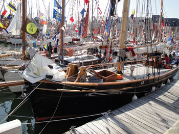 fête de chants de marins avec de vieux gréements en bois