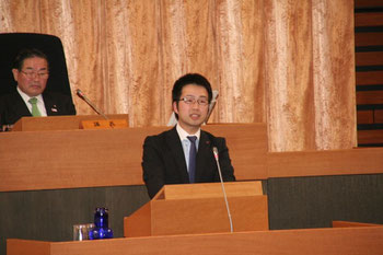 討論に立つ大国陽介