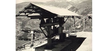 Départ du Télésiège des Granges pour accéder à la station des arcs 1600 en 1961