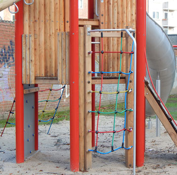 Kinderspielplatzgerät