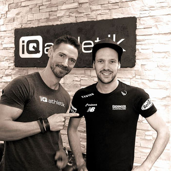 Andreas Wagner von iQ athletik und der Ironman-Weltmeister Patrick Lange