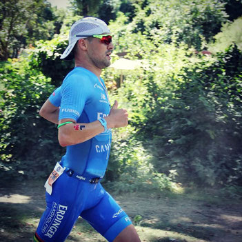 Triathlonprofi Horst Reichel absolviert eine Leistungsdiagnostik bei iQ athletik