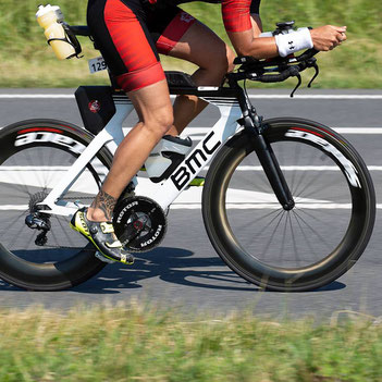 Bestimmen der optimalen Wettkampfbelastung für die Radstrecke im Triathlon