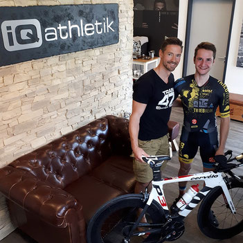 Der von iQ athletik unterstützte Radsportler Tobias Eise und der Autor von Krafttraining im Radsport und Mitbegründer von iQ athletik Andreas Wagner 