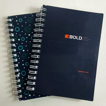 Cuadernos anillados con diseño corporativo personalizado para empresas, ideales para branding institucional en Lima