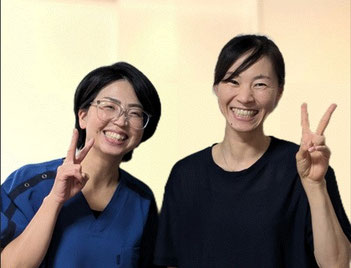 頭痛がなくなり、うれしい顔の写真