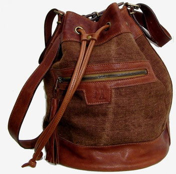 sac bourse ou seau en cuir naturel et lin avec pompon création artisanale