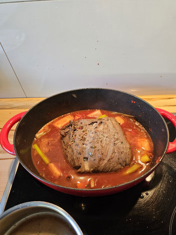 Sauerbraten mit Semmelknödel