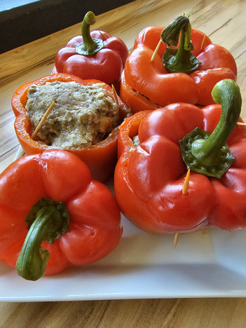 Gefüllte Paprika einfach mit Hackfleisch