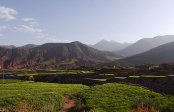 Ait Bouguemez, the „Happy Valley“, is situated in the Central Atlas Mountains