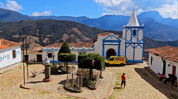 Der Dorfplatz von Los Navados