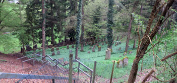 Einen der ältesten jüdischen Friedhöfe in Baden findet man in Oberöwisheim (Bild), er entstand um 1630. Der Eppinger jüdische Friedhof und auch der Flehinger sind jünger.