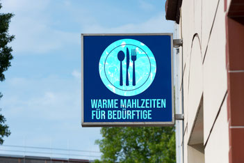 Warme Mahlzeit für Bedürftige