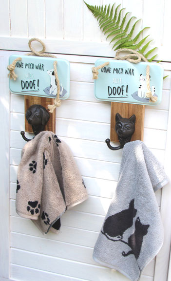 Dunkelbraune Gusseiserne Wandhaken als Katzenkopf, Katze, Hundekopf und Hund mit jeweils zwei Haken.