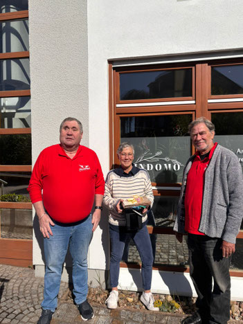 Foto: Indomo v. l. n. r.: Adrian Schmitz, Nicole Coniglio, Dr. Frank Kiefer