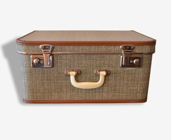Naissance Des Coffres Bois Anciens Et Malles Bombees Malle2luxe