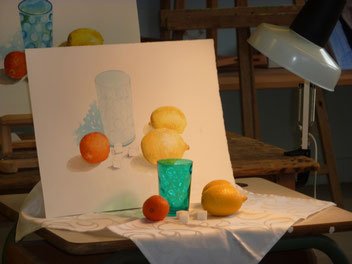 étude nature morte aux citrons verre bleu en atelier