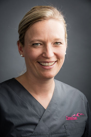 Dentist in Bern - Nora Oelbermann