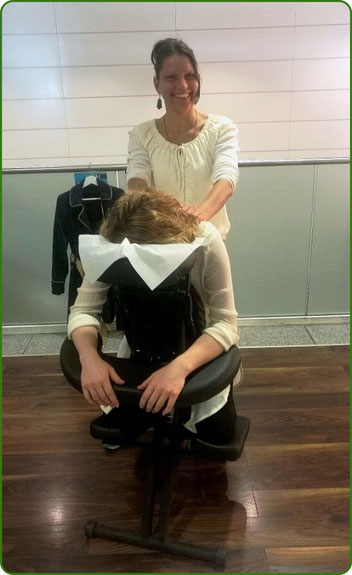 Mobile Massage am Arbeitsplatz, Büromassage