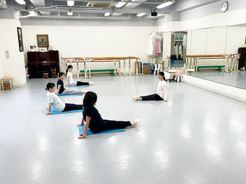 新川崎シティアーツ 大人初めてバレエ