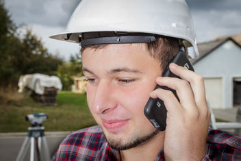 Michael Pinter am Telefon