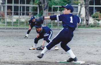 平塚市議会議員　数田としき　花水小学校時代　写真①　野球チーム