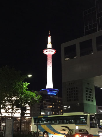 夜の京都タワー