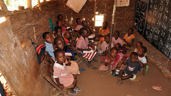 Dentro una scuola di Malindi in Kenya