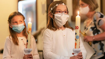 Für die Kinder der Pfarrei Liebfrauen ist ihre Erstkommunion etwas Besonderes. Wegen Corona fiel die geplante große, gemeinsame Messe jedoch aus und wurde durch mehrere kleine Gottesdienste ersetzt. (WAZ-Foto: Arnulf Stoffel / FUNKE Foto Services)