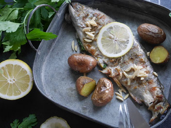 Gebratene Forelle / Schalenerdäpfel / Pinienkernbutter