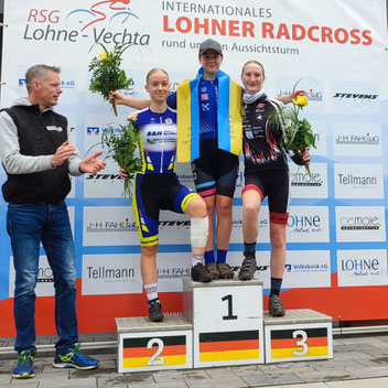 Podium der U15w beim Bundesliga Cycl0cross in Lohne