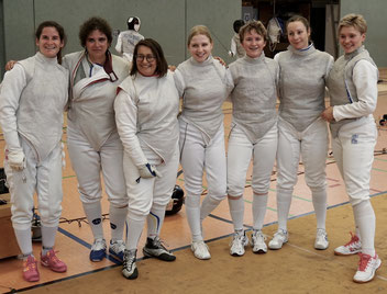 Die Castrop-Rauxeler Damen-Florett-Mannschaft mit Amelie Reinelt, Emilia König, Lisa Dick und Elena Bogomolov.