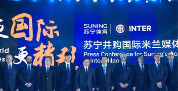 La conferenza stampa che decreta l'acquisto da parte del Suning Group di Nanchino dell' Fc Internazionale
