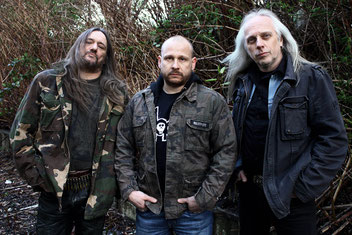Tom Angelripper - bass, vocals / Makka - drums / Bernemann - guitars