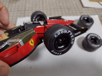 Ferrari641/2のフロントタイヤ