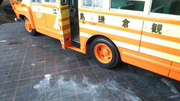 江ノ電バスのタイヤが付いた