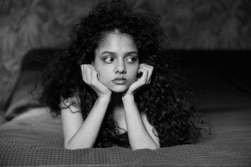 Foto di Darina Belonogova: https://www.pexels.com/it-it/foto/bianco-e-nero-persona-donna-ragazza-7208910/