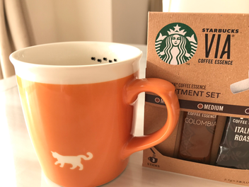 卒業した生徒さんからいただいたマグカップとコーヒー♪