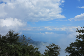 琵琶湖が現れる