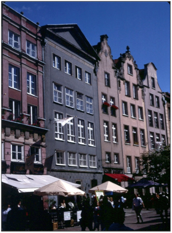 Das Danziger Faltin-Haus (graues Haus) Langasse 62  (Dank an Harry Schwethelm)