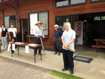 ふれあい農園除草作業・前原会長挨拶